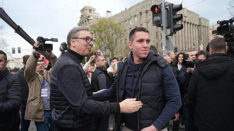 Sin Aleksandra Vučića pojavio se u javnosti: Povezivali ga sa srpskim podzemljem, a otac ga naravno - branio