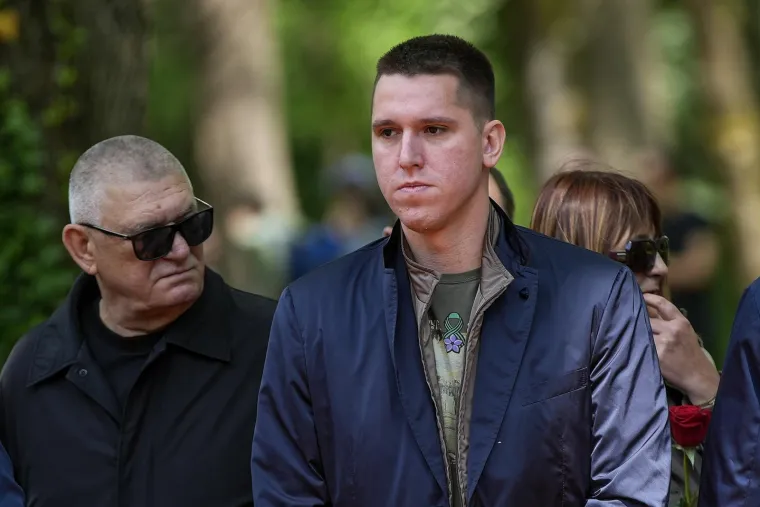 Sin Aleksandra Vučića pojavio se u javnosti: Povezivali ga sa srpskim podzemljem, a otac ga naravno - branio