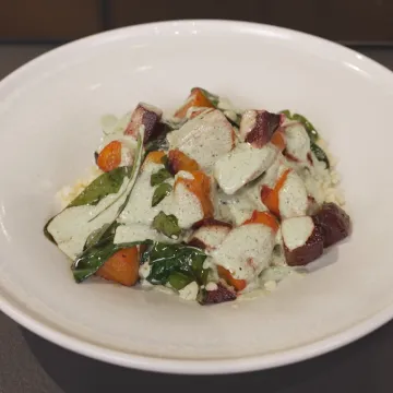 Obrok koji će vas napuniti energijom: Napravite salatu od bulgura s pečenim povrćem