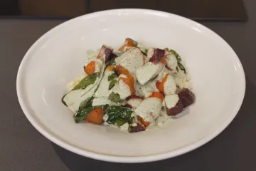 Obrok koji će vas napuniti energijom: Napravite salatu od bulgura s pečenim povrćem