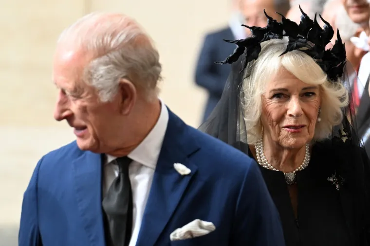 Ovo se nije dogodilo 500 godina: Kralj Charles i Camilla stigli u Vatikan, zajedno molili s papom