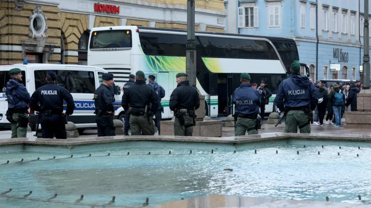 Če&scaron;ki navijači uni&scaron;tavali oko Zadra da hrvatskim navijačima vrate istom mjerom zbog Praga