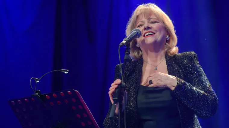 Jasna Zlokić oduševila obožavatelje i podigla cijelu Tvornicu na noge izvedbom 'Teške boje'