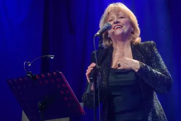 Jasna Zlokić oduševila obožavatelje i podigla cijelu Tvornicu na noge izvedbom 'Teške boje'