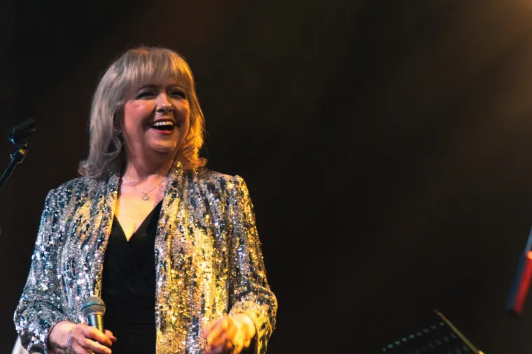 Jasna Zlokić oduševila obožavatelje i podigla cijelu Tvornicu na noge izvedbom 'Teške boje'