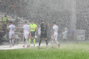 Prekinut europski ogled u Rijeci: Rujevica pod vodom, suci i igrači čekaju rasplet!