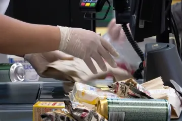 Vlada ruši cijene pasti za zube i higijenskim ulošcima! Doznajemo detalje rata s visokim cijenama