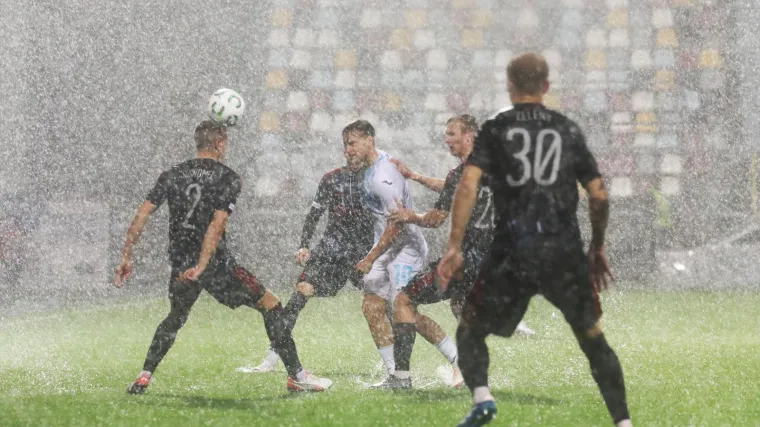 Drama na Rujevici, prekinuta utakmica Rijeke u Konferencijskoj ligi