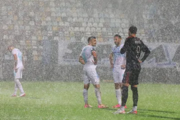 Kaotična večer službeno završila: Utakmica se ne nastavlja!