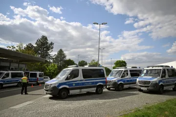 Tinejdžeri divljali u ukradenom vozilu, skoro izazvali sudar: U akciji dignut i helikopter