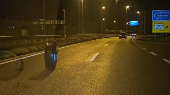 Nevjerojatna scena u tunelu: S kamiona ispala dva kotača, sve su snimile kamere