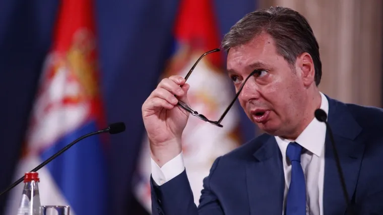 Vučić 'pecnuo' svoje ministre: 'Ajde malo živosti, izgledate kao da ste preživjeli 14 grmljavina'