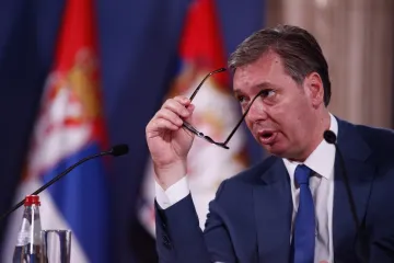 Vučić 'pecnuo' svoje ministre: 'Ajde malo živosti, izgledate kao da ste preživjeli 14 grmljavina'