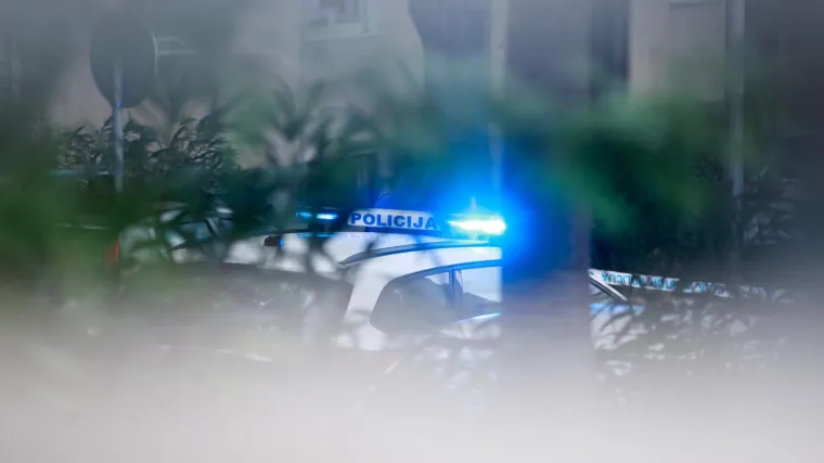 Učenik izvadio airsoft pištolj u školi, policija nam otkrila što će biti s maloljetnikom