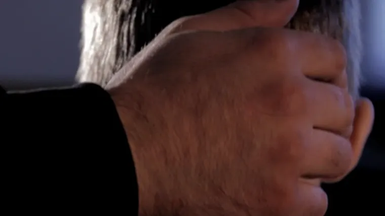 Psihijatar otkrio mračnu taktiku pedofila kojom drže dijete u šaci: 'Ovo zlostavljači rade'