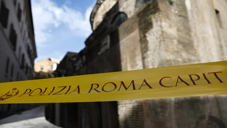 Japanski turist (70) pao sa rimskog Panteona i poginuo: 'Možda je snimao selfie'