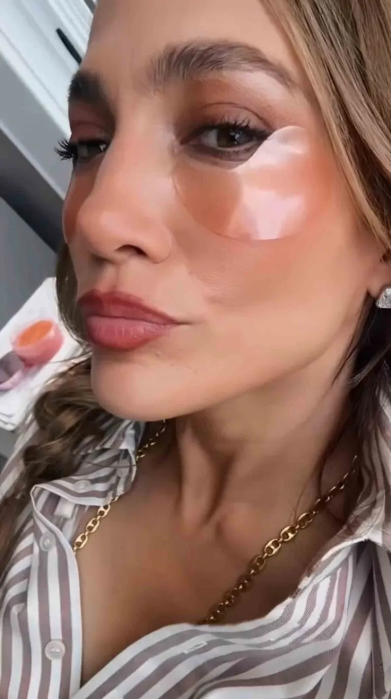 Bez filtera i bez izgovora: Jennifer Lopez sve radi za ljepotu, i u 56. godini izgleda besprijekorno