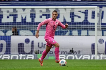 Hrvatski napadač u posebnom dresu odigrao fenomenalnu utakmicu i doveo klub na korak do Europe