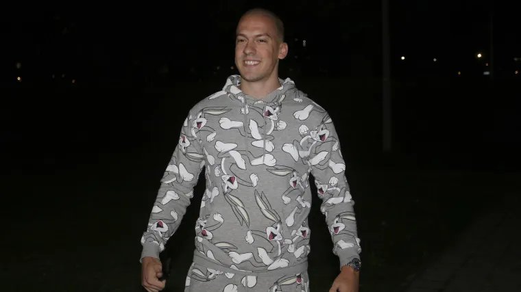 Baka Prase se ženi? O njegovoj novoj djevojci bruji internet, uspoređuju je s Pamelom Anderson