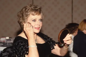 Preminula je June Lockhart, glumica iz filmova Lassie i Izgubljeni u svemiru