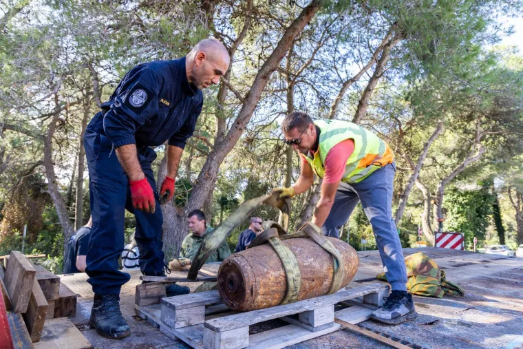Stravičan pronalazak na gradilištu! Bomba od 223 kg onesposobljena kod Pule: Pogledajte fotografije akcije