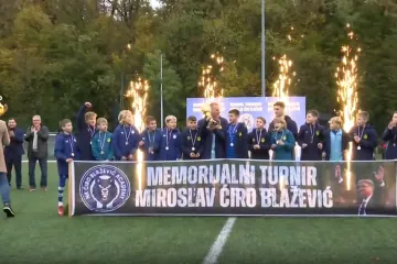 Djeca, ki&scaron;a i osmijeh u čast Ćiri: Dinamo slavio na prvom memorijalnom turniru Blažević