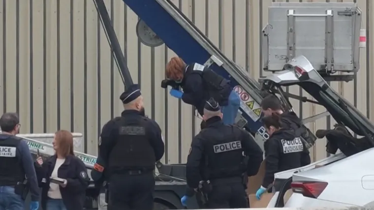 DNK analiza dovela do uhićenja dvojice pljačkaša dragulja iz pariškog Louvra