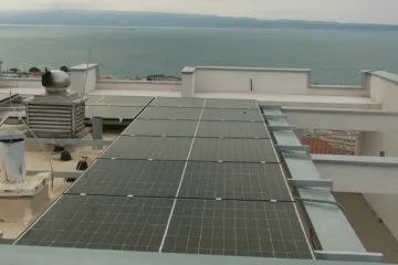 Prva fotonaponska elektrana na stambenoj zgradi u Dalmaciji