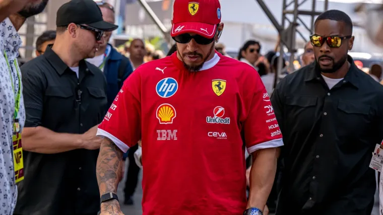 Strasti se ne smiruju: Lewis Hamilton poludio na odluku FIA-e koja ga je koštala postolja