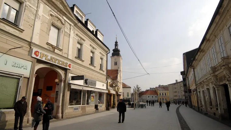 Prosili ispred crkve u Čakovcu: Policija ih privela, jedan završio u zatvoru