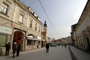 Prosili ispred crkve u Čakovcu: Policija ih privela, jedan završio u zatvoru