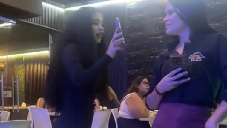 Optužila je konobaricu da joj je poku&scaron;ala zavesti dečka i priredila kaos koji je sve zaprepastio