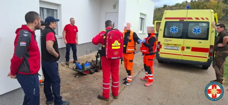 Osam članova HGSS-a spašavalo lovca kod Drniša: 'Primili smo poziv od njegova prijatelja...'
