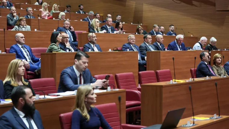 Zašto političari u Hrvatskoj rijetko daju ostavke zbog političke odgovornosti?