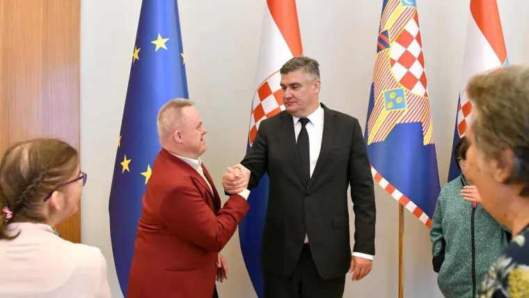 Milanović pokazao veliko srce: Pogledajte dirljive trenutke u Uredu predsjednika