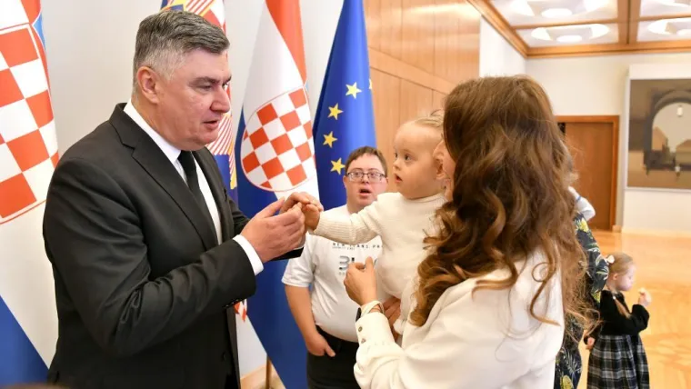 Milanović pokazao veliko srce: Pogledajte dirljive trenutke u Uredu predsjednika