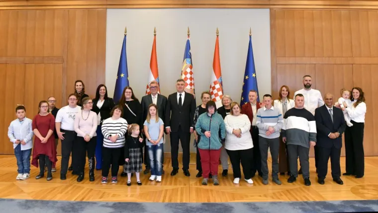 Milanović pokazao veliko srce: Pogledajte dirljive trenutke u Uredu predsjednika