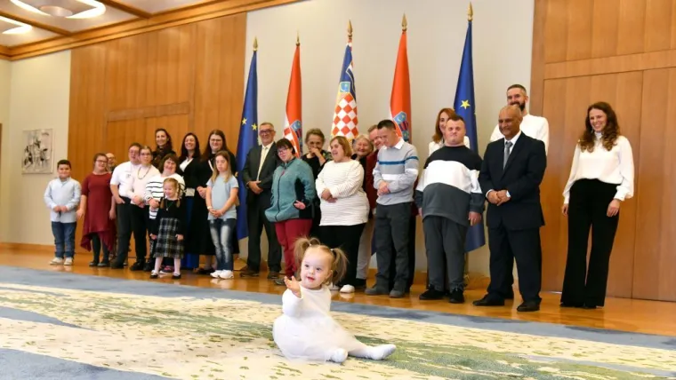 Milanović pokazao veliko srce: Pogledajte dirljive trenutke u Uredu predsjednika