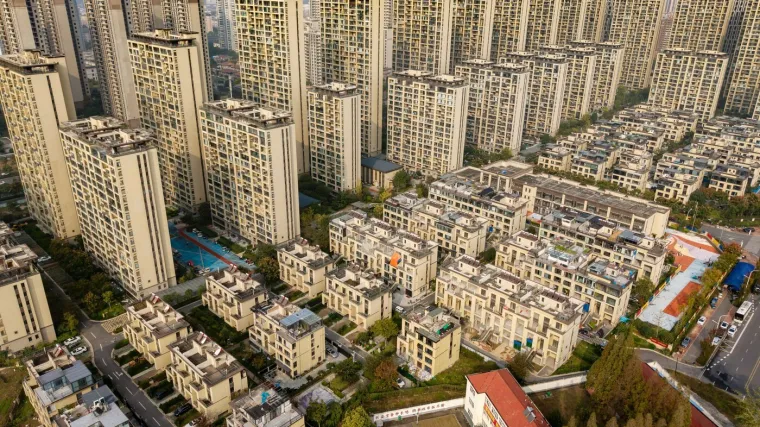 Fotografije nikad dovršenih kvartova lede krv u žilama: Velebna zdanja zjape prazna