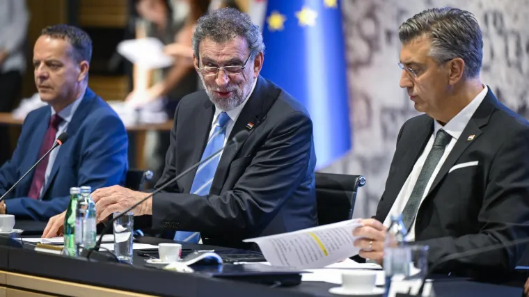 Politički lom u Sloveniji rezultirao je rijetko viđenom praksom u Hrvatskoj: Kako to?