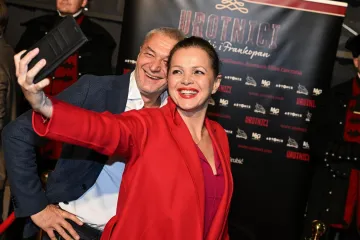 Sandra Bagarić i suprug ukrali pažnju na premijeri filma 'Samoća': Evo tko se još pojavio