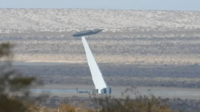 U vojnom postrojenju je snimio letjelicu temeljenu na izvanzemaljskoj tehnologiji?!