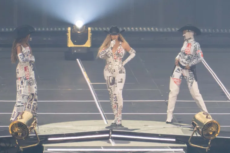 Starija kći Beyoncé ista je majka, a redovito nastupa s njom: Blue Ivy oduševila glam izdanjem