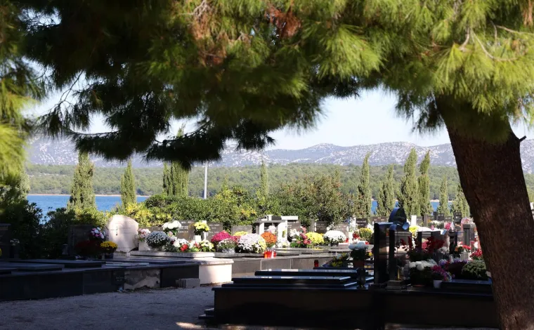 Danas je Dušni dan. Znate li njegovo značenje i zašto molimo za mrtve?