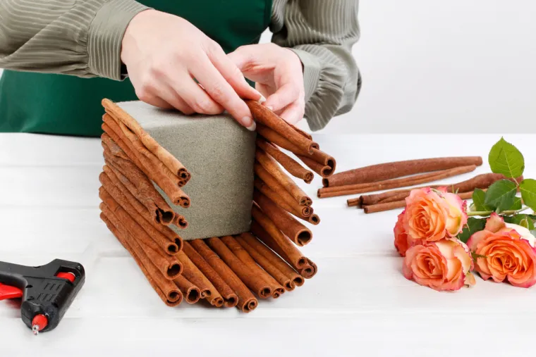 Dostojanstven spomen: Sami izradite lampione i aranžmane za groblje