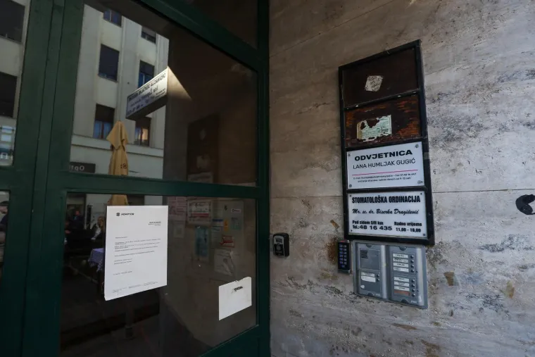 Torcida povodom svog rođendana postavila ploču u blizini Trga bana Jelačića: Nije dugo stajala