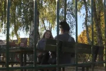 Hrabra majka pustila suzu pred kamerama nakon što su joj vršnjaci pretukli sina