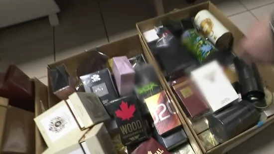 Carinici otkrili da nešto smrdi: 'Pao' Bugar s gotovo 13 tisuća parfema, a ni jedan pravi