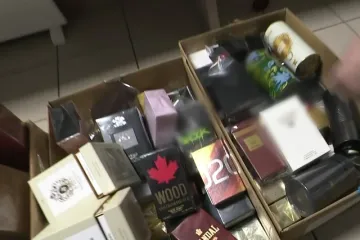 Carinici otkrili da nešto smrdi: 'Pao' Bugar s gotovo 13 tisuća parfema, a ni jedan pravi