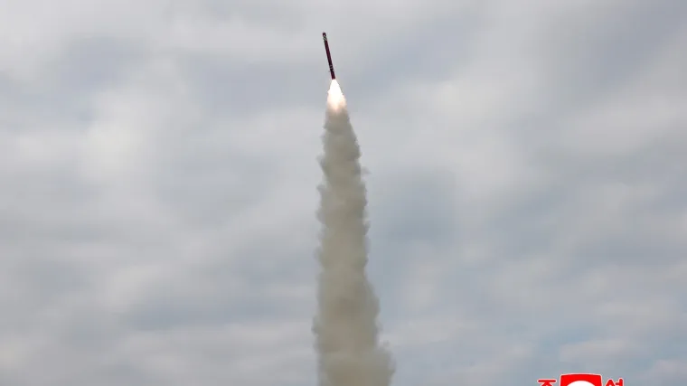 Sjeverna Koreja ispalila krstareću raketu, baš kada Trump dolazi u posjet u susjedstvo